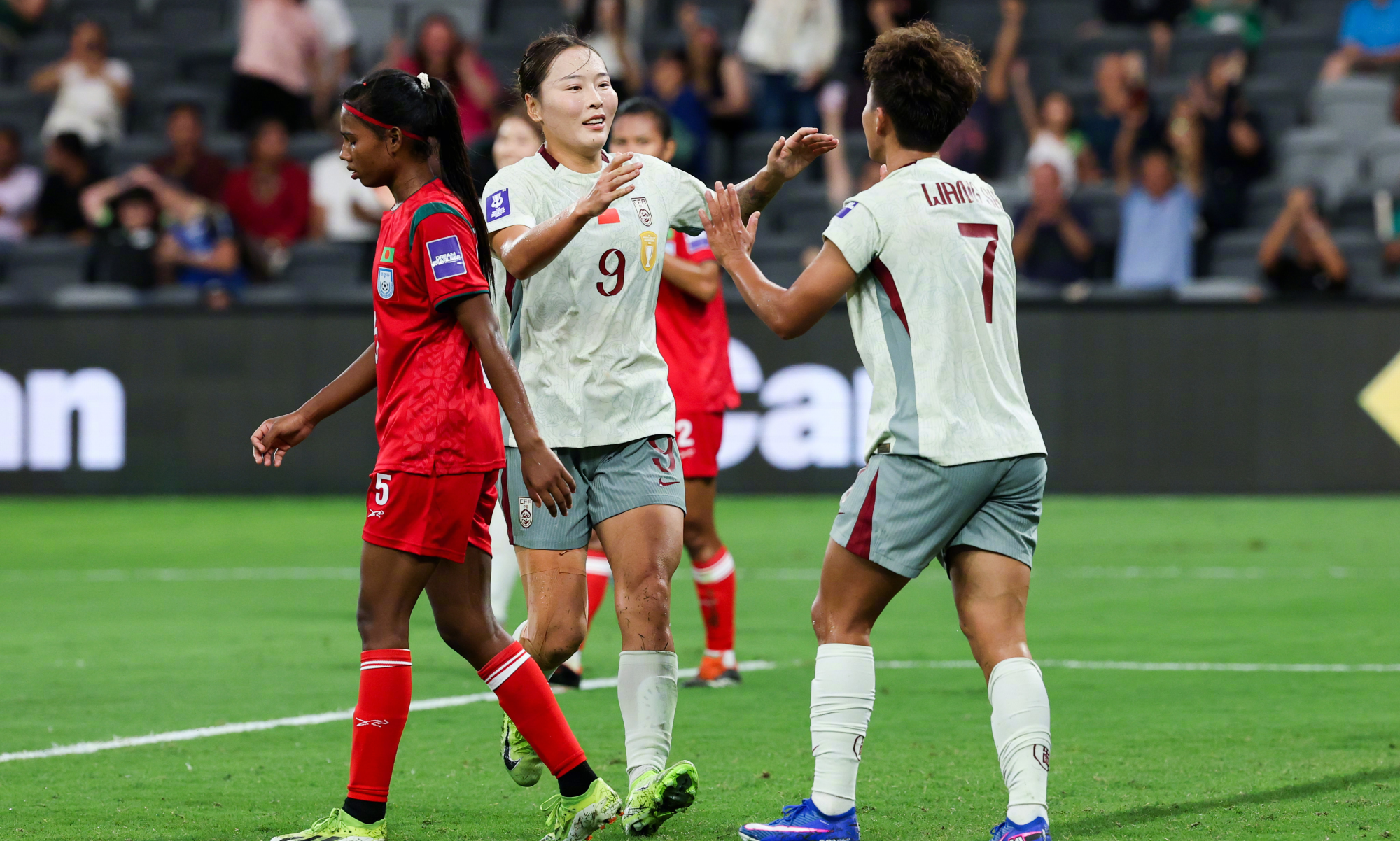 鲸鱼直播在线观看免费-中国女足面对亚洲弱旅时，移动速度慢成致命伤